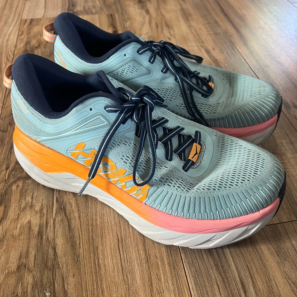 Women’s Hoka One One Bondi Sneakers Size 10!